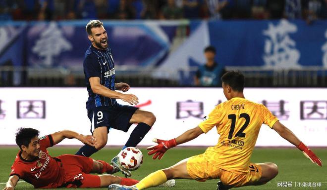 球队临时战术奏效，意外击败对手