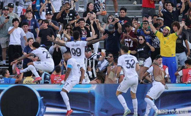 巴黎圣日耳曼领跑积分榜，势如破竹的简单介绍