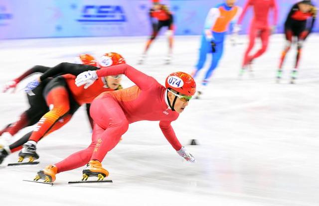 德累斯顿队豪取胜利，喜捧头筹的简单介绍