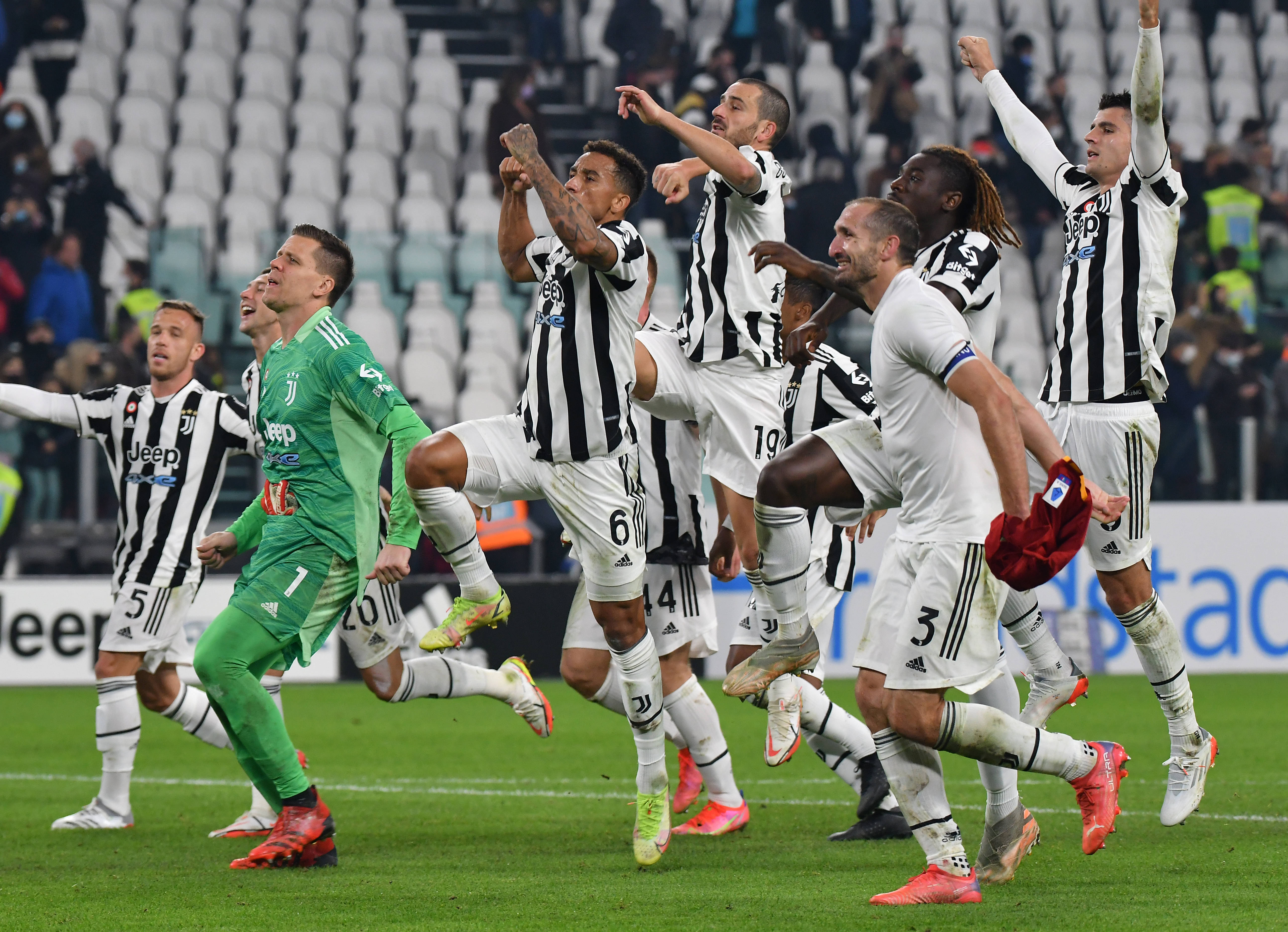 尤文图斯今日表现抢眼，C罗整场无解，教练赛后亲自拥抱的简单介绍