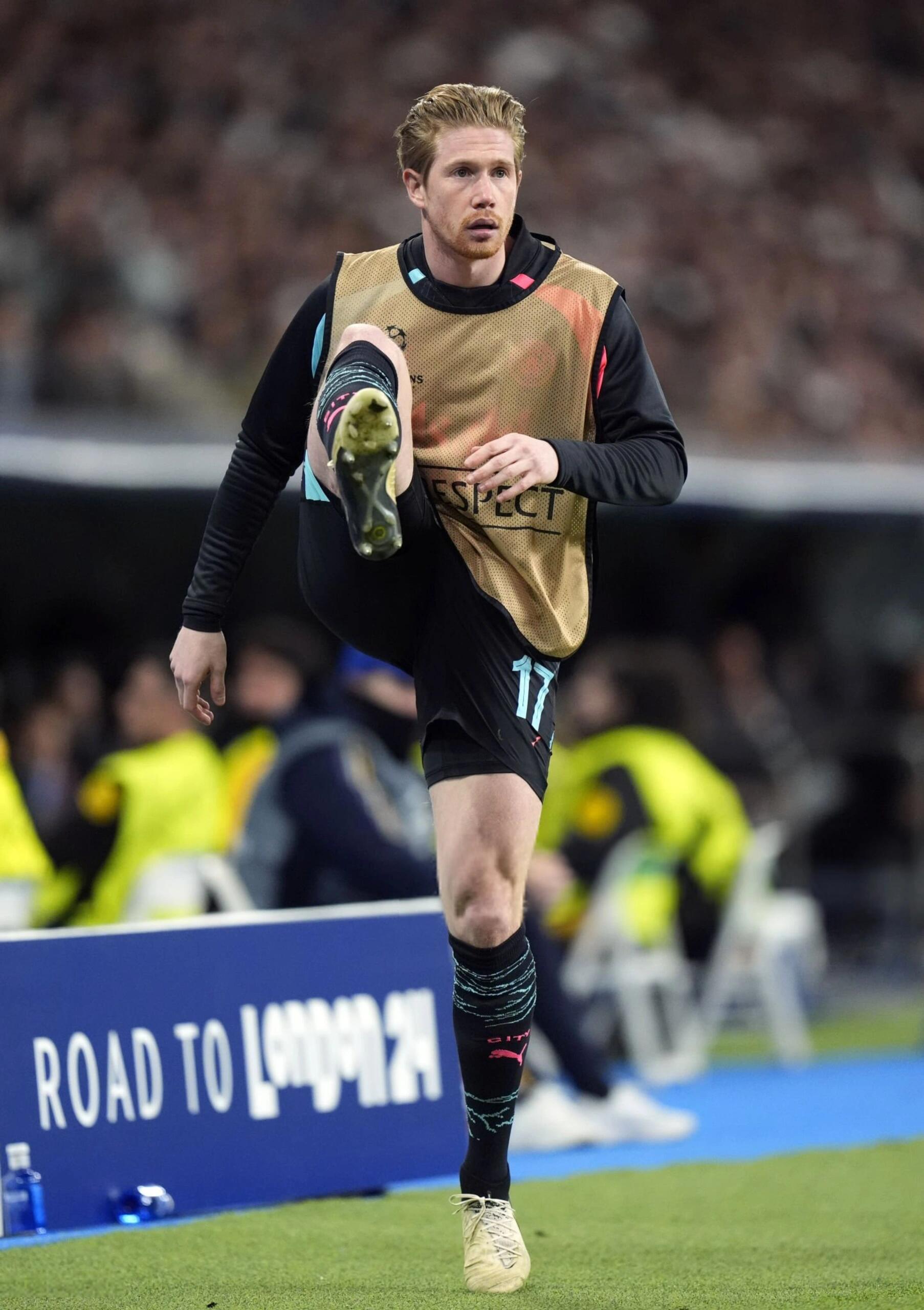 德布劳内回归赛场，突破纪录首场状态亮眼，FPX观众沸腾！(首领宰与绝望攻略世界百合)